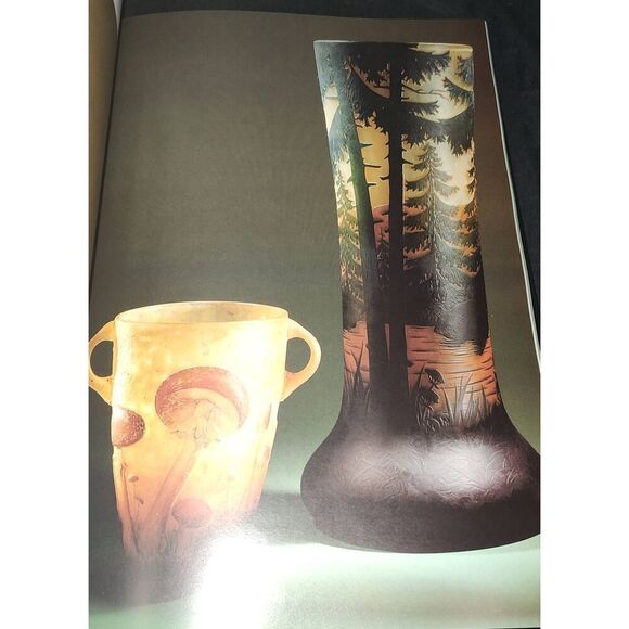 DAUM: MASTERS OF FRENCH DECORATIVE GLASS By Clotilde Bacri  Hardcover dust jacke - Picture 11 of 12